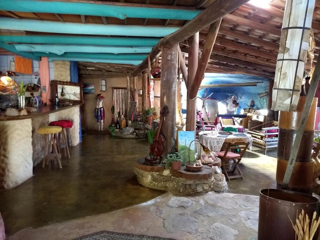 
A restaurant or other place to eat at Casa do Sol-espaço de artes
