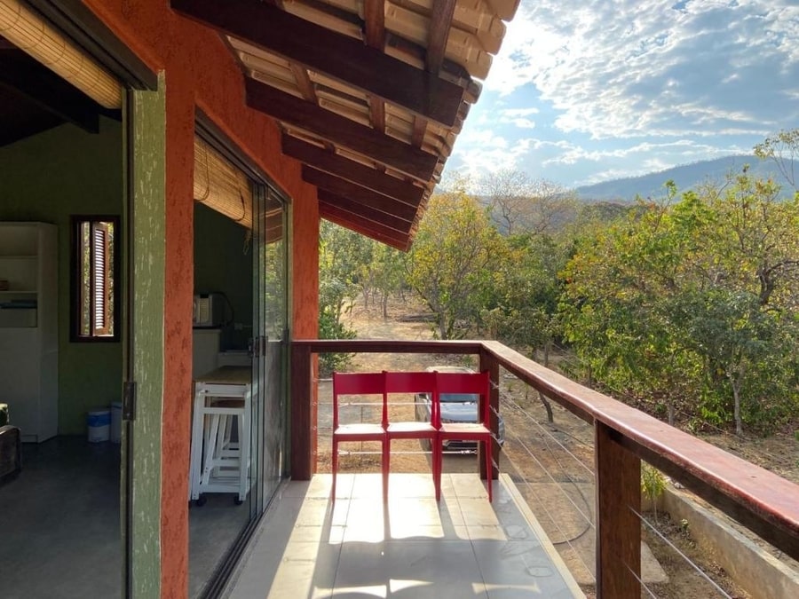 Com vista da montanha, o Refúgio na Mata oferece acomodações com varanda, a cerca de 50 km da Estação Rodoviária de Alto Paraíso de Goiás.